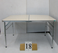 折りたたみテーブル　【18】